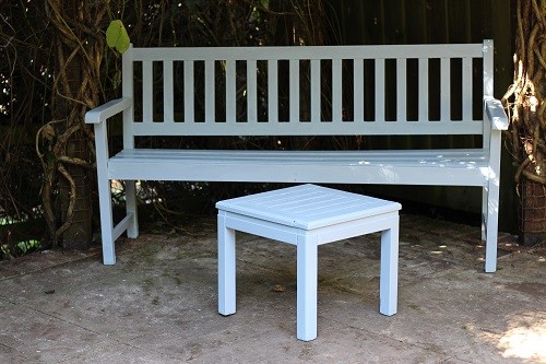 The paler colour shows up so well in the shade of the arbour.