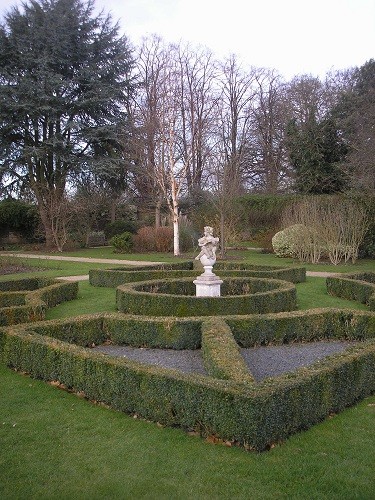 Sunbury-on-Thames walled garden